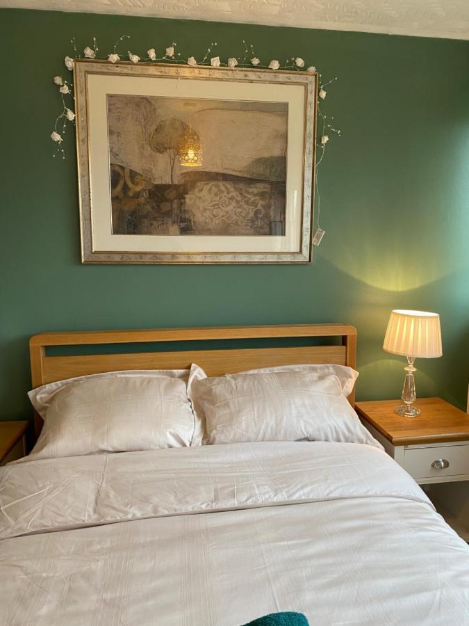 1 Luxurious Double Bedroom With Private Shower Reading Exteriör bild
