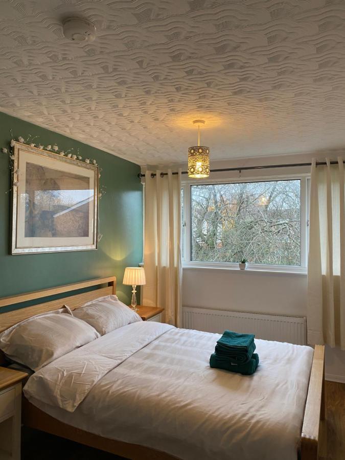 1 Luxurious Double Bedroom With Private Shower Reading Exteriör bild